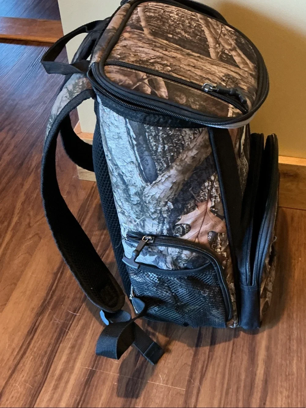 RTIC Men's Camo Backpack Cooler - Brown/Black